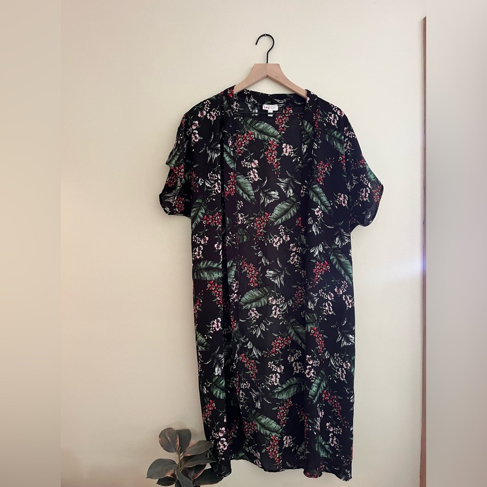 Lightweight floral short sleeve summer cardigan size small